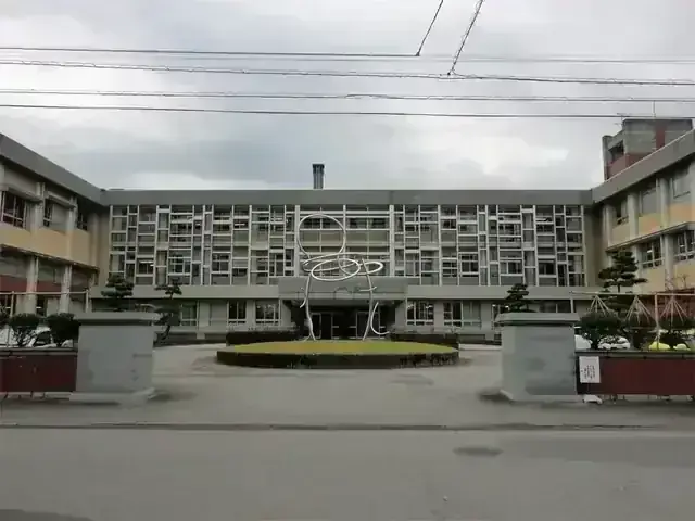 富山県立呉羽高等学校