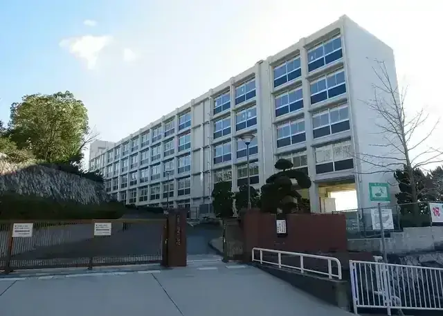兵庫県立宝塚東高等学校