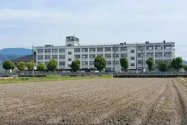愛媛県立伊予高等学校