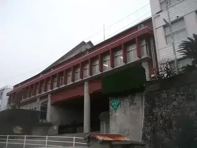 鶴鳴高等学校