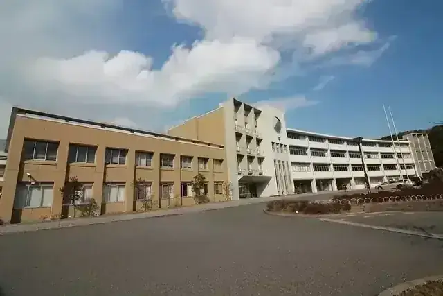 山口県立下関中等教育学校